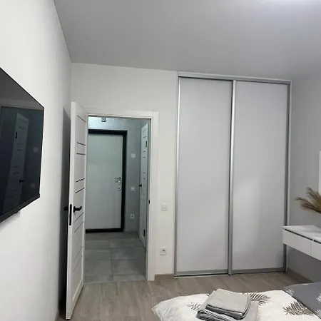 у новобудові вулиця довга пасічна-вашингтона Apartmán *