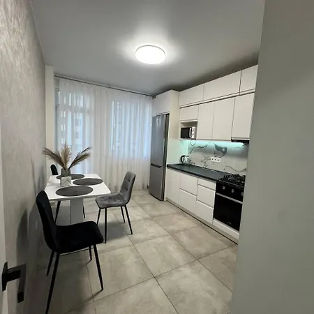 у новобудові вулиця довга пасічна-вашингтона Apartmán