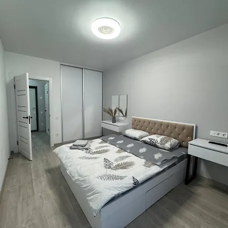 у новобудові вулиця довга пасічна-вашингтона Apartmán *